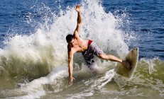 中国米兰体育-绿茵场与乒乓台的双重奏，英格兰力克德国，奥恰洛夫带队书写传奇