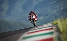 米兰APP下载-绿茵烽火与冰上对决，当西甲德比遇见CBA激战