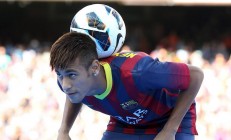 米兰体育网页版-压哨绝杀！几内亚新星布鲁诺一己之力撕裂贝蒂斯防线，诠释个人英雄主义的现代足球样本