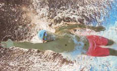 ac米兰-足球之夜的双重奇迹，德里赫特爆发引领防线革命，埃及补时绝杀突尼斯续写法老传奇