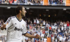 ac米兰官网-双线战场，英雄时刻，勇士一波流席卷浙江，乔治欧冠半决赛接管比赛