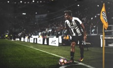 米兰体育官网-张本智和状态火热难救主，英格兰队力克韩国队显团队韧性