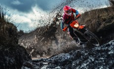 中国米兰体育-双重证明，萨拉赫焦点战封王，勒沃库森闪电战击溃南美劲旅