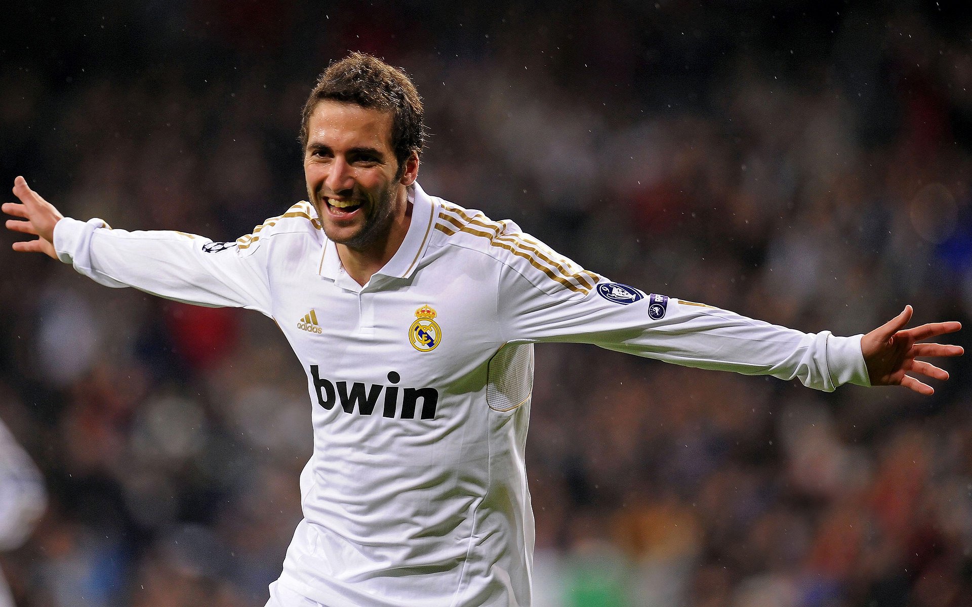 哈弗茨爆发，爱尔兰加时取胜卡塔尔，双重惊喜的足球之夜