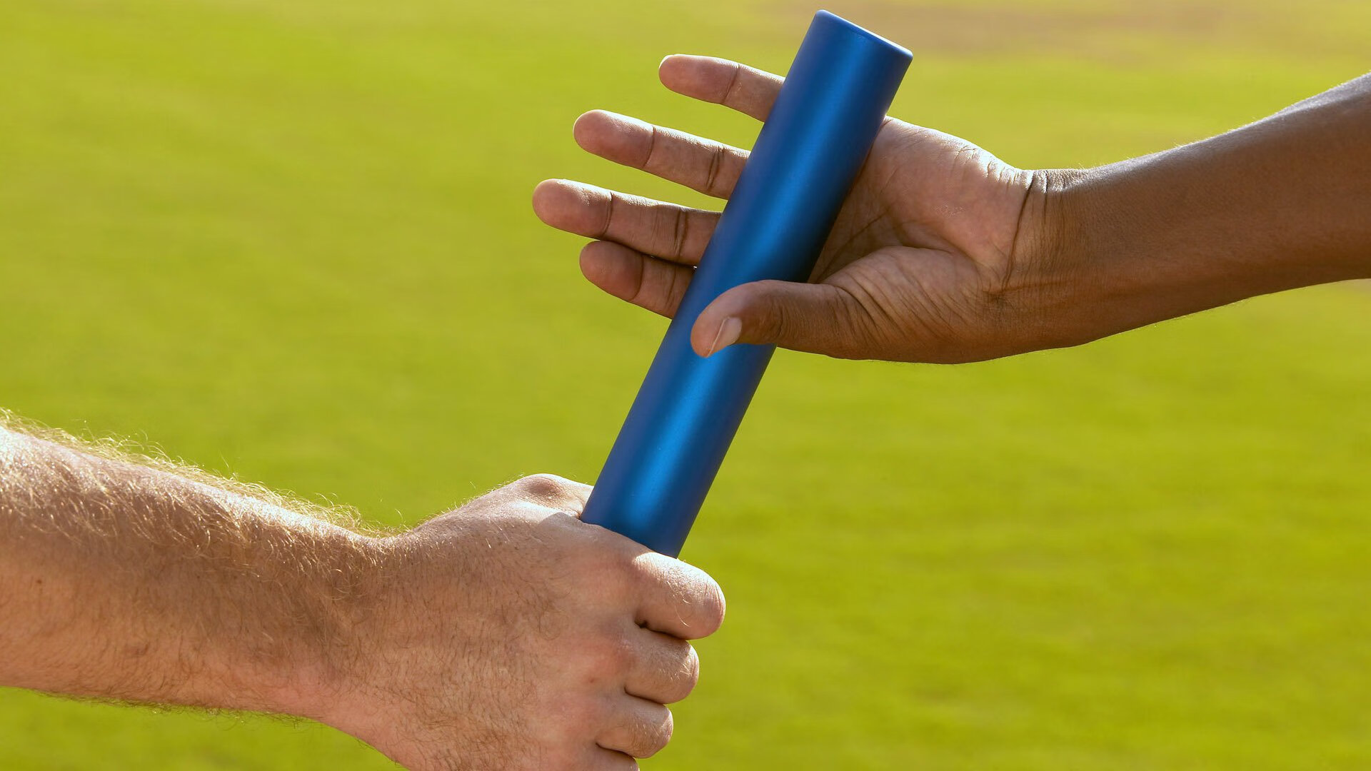 赛道与球场，当F1引擎轰鸣遇见锡安末节风暴